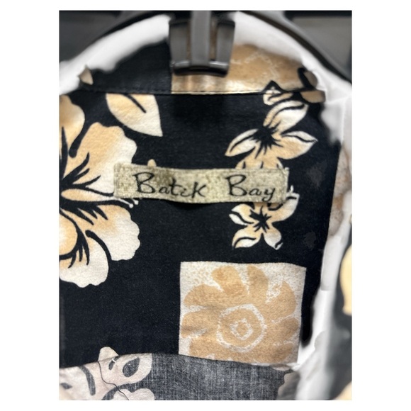 Casual Black and Cream Floral Button Down Shirt - Picture 5 of 6